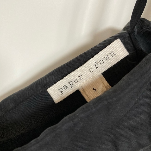 𝅺PAPER Crown black off the shoulder top. - Picture 2 of 4